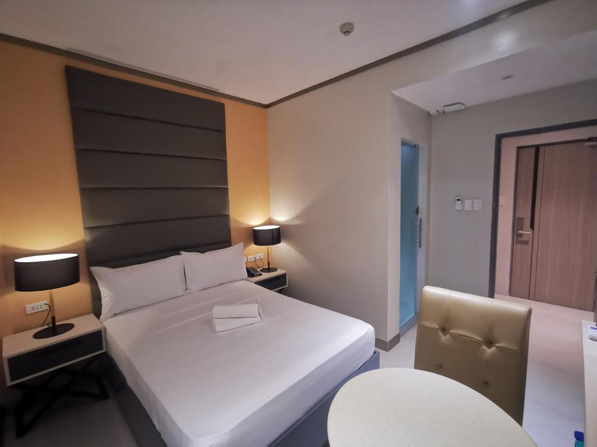 Yes Hotel Pandi Bulacan Exterior photo